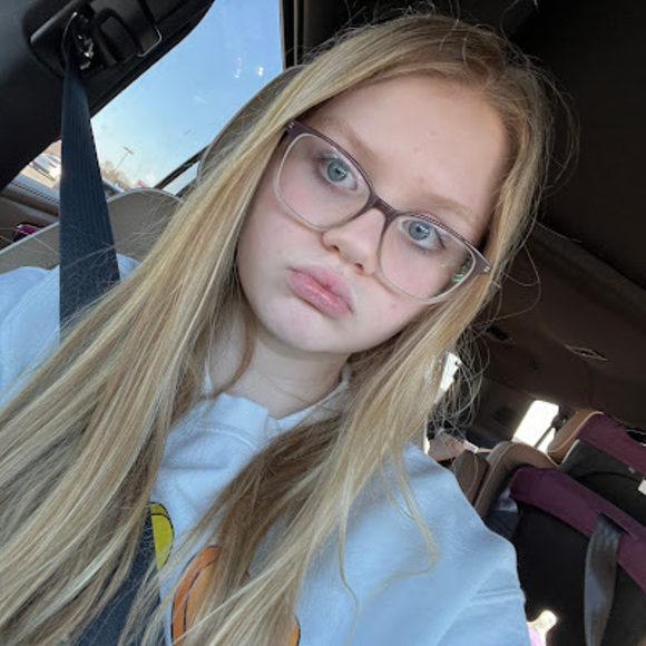 lyonskylee43